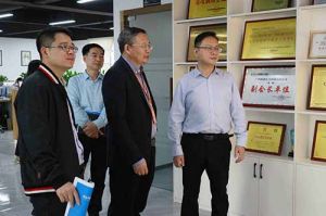 热烈欢迎市政府秘书长林兢一行莅临江南jiangnan（中国）集团广西公司考察指导